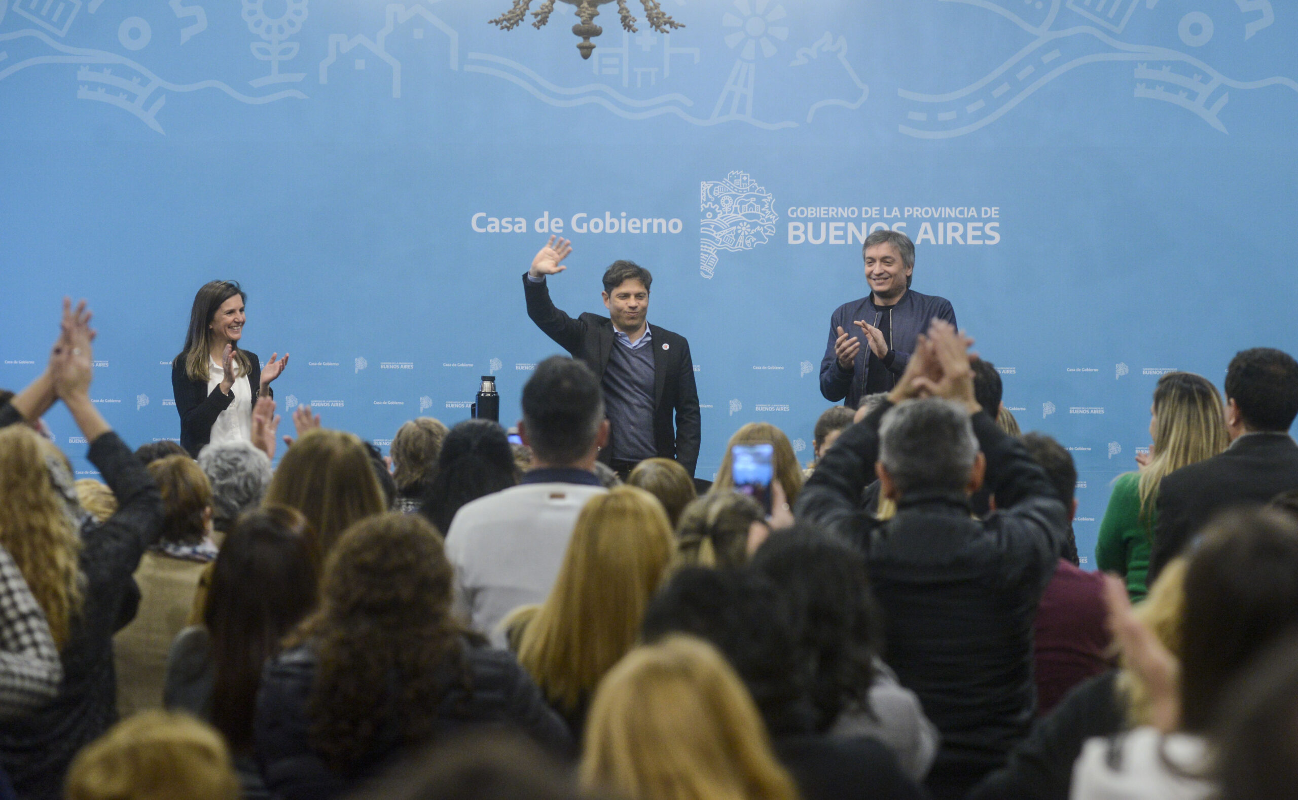 Raverta, Kicillof y Máximo Kirchner entregaron la jubilación 180.000 por tareas de cuidado