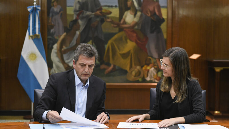 Raverta y Massa anunciaron el aumento del 15,53 % por movilidad y un refuerzo de ingresos para jubilados