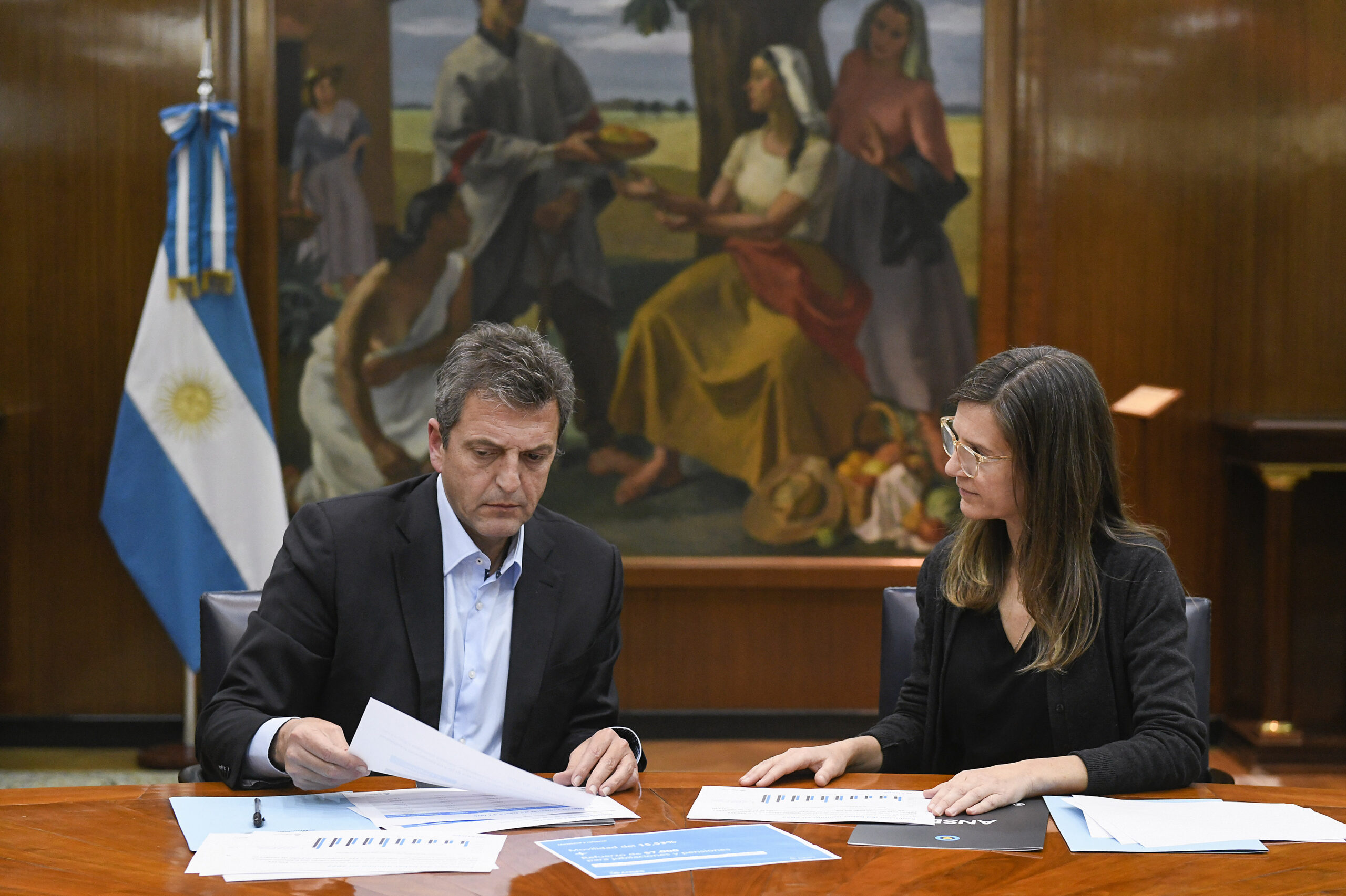 Raverta y Massa anunciaron el aumento del 15,53 % por movilidad y un refuerzo de ingresos para jubilados