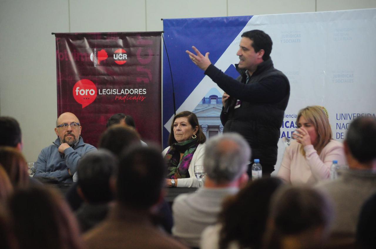 Abad:» Hay que ocuparse más de la gente y menos de los dirigentes»