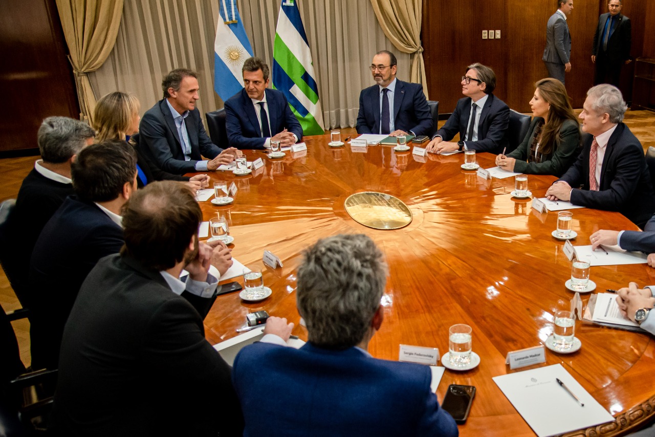 Katopodis y Massa firmaron convenios de préstamos para obras viales y de saneamiento en Buenos Aires y Rio Negro
