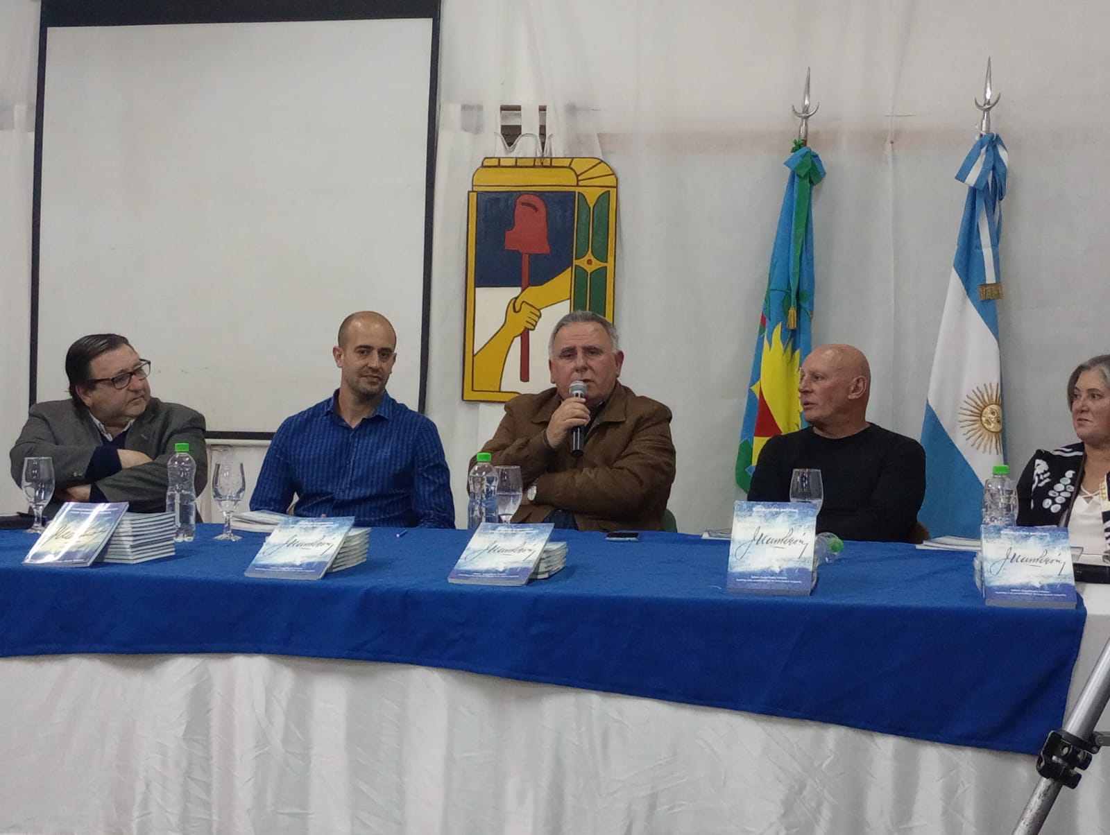 Viñales presentó en 9 de Julio la Historia del Peronismo en Imágenes