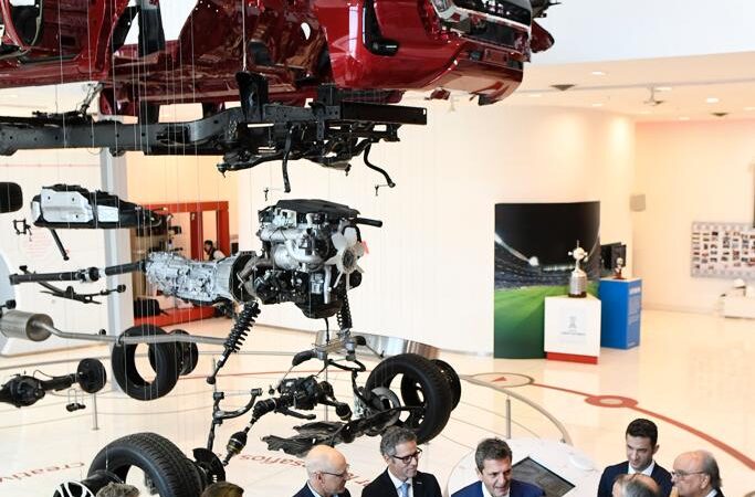 El gobierno nacional impulsa exportaciones automotrices en acuerdo con empresas y trabajadores