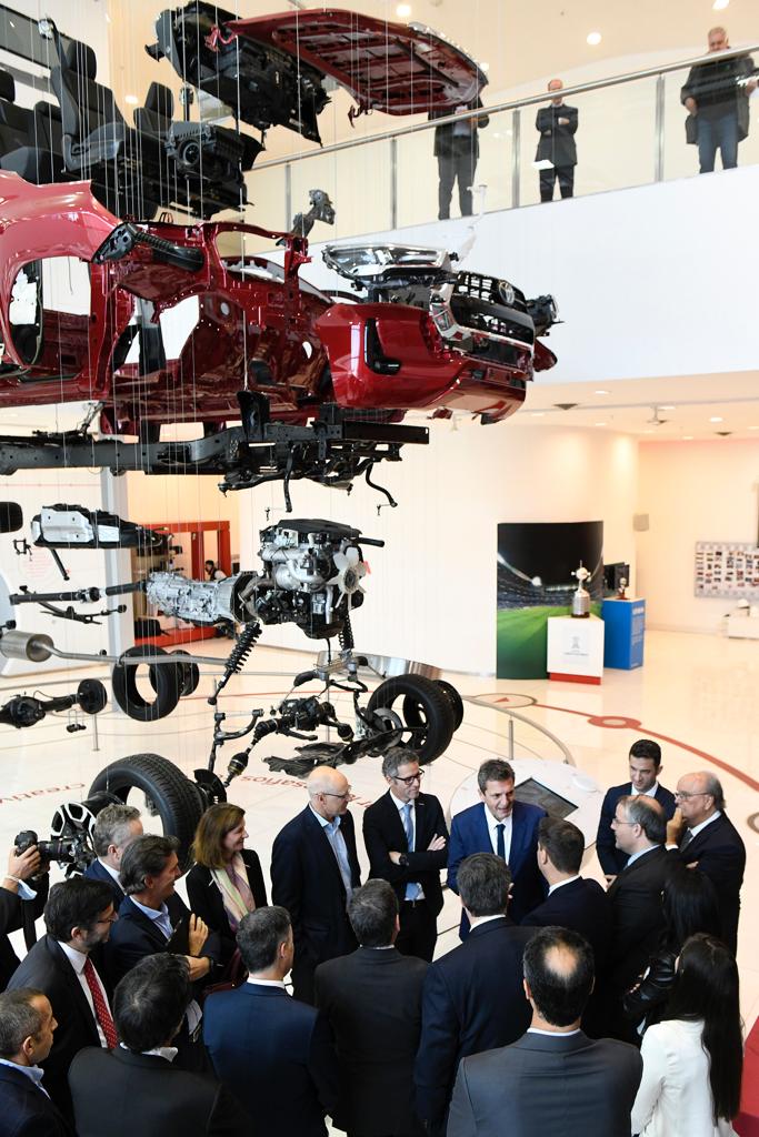 El gobierno nacional impulsa exportaciones automotrices en acuerdo con empresas y trabajadores