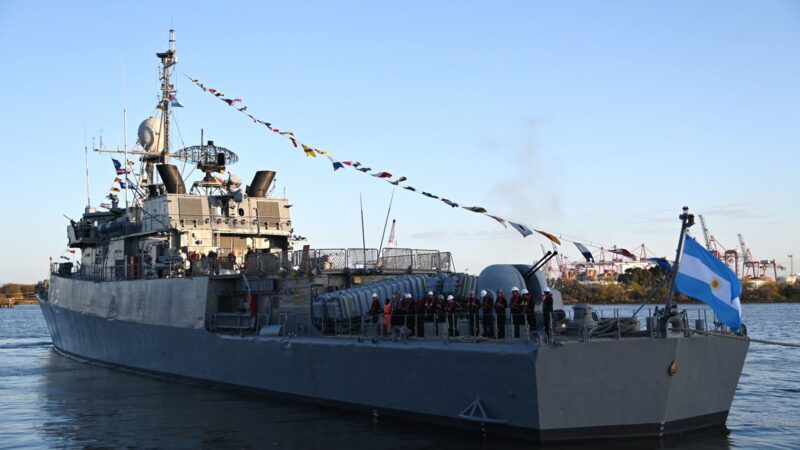 La Armada recibió dos buques reparados y modernizados en Tandanor