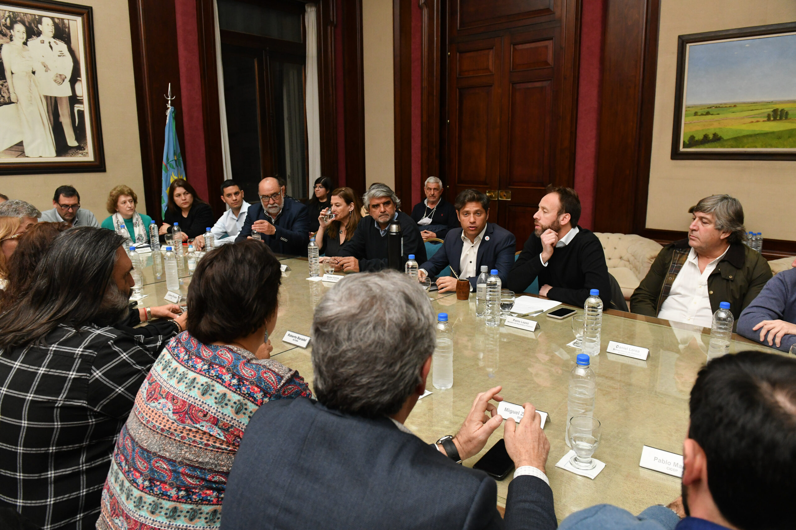Buenos Aires: El gobernador Kicillof anunció aumento para estatales
