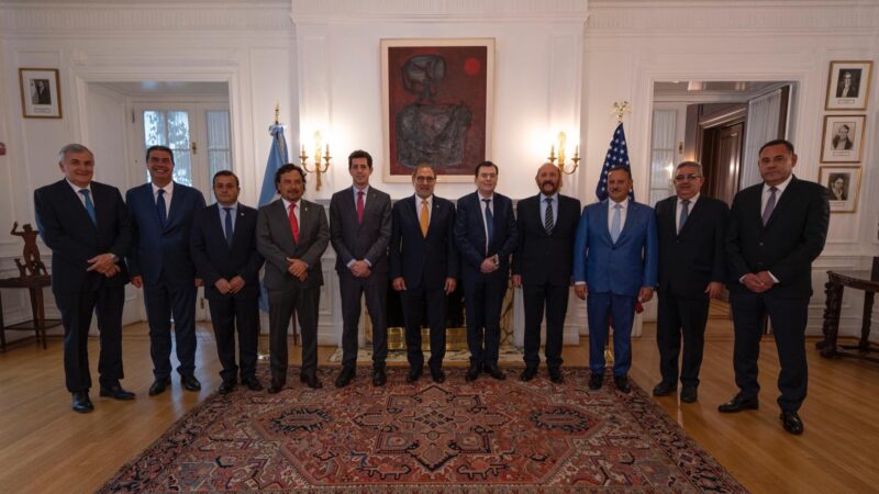Wado de Pedro junto a gobernadores  en Estados Unidos