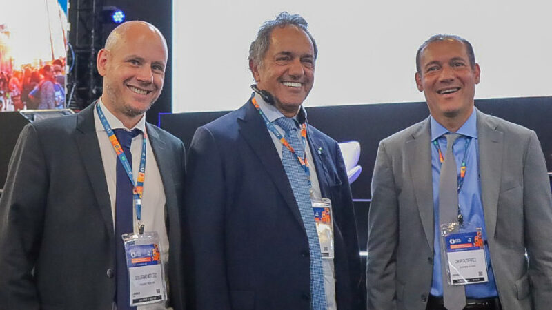 Scioli y gobernadores argentinos en Cumbre Mundial de Energía