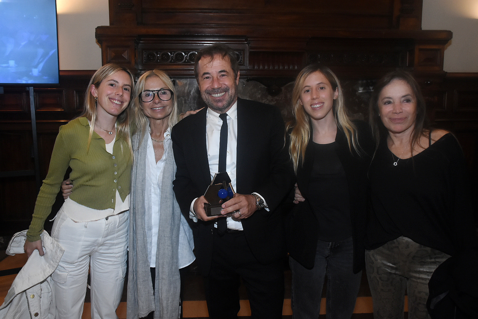 Sarkany fue galardonado por la Asociación de Dirigentes de Empresa