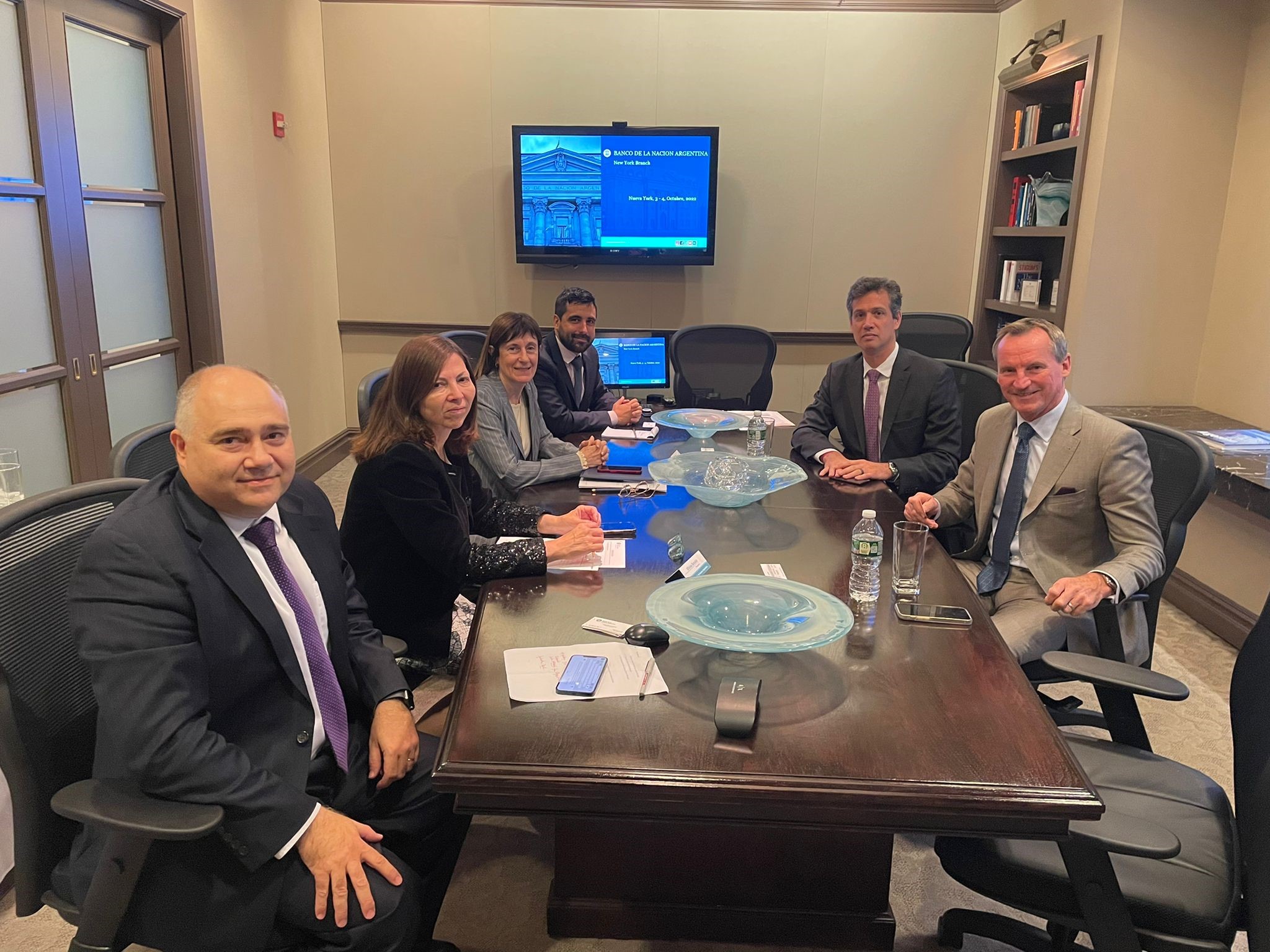 Con nuevas reuniones de negocios, concluyó la agenda de Batakis en Nueva York