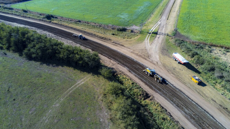 Avanza la mejora de caminos de tierra en el interior bonaerense