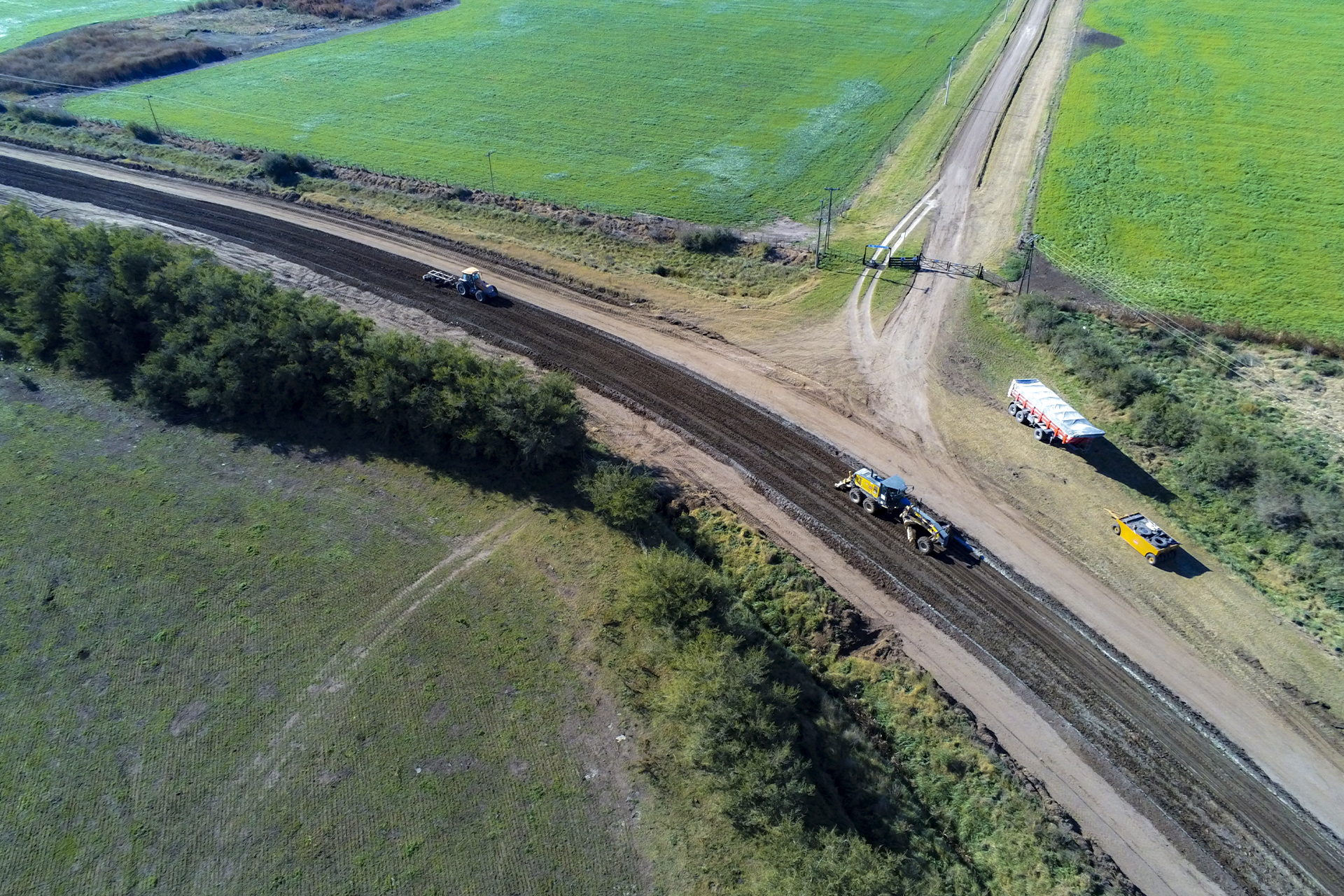 Avanza la mejora de caminos de tierra en el interior bonaerense
