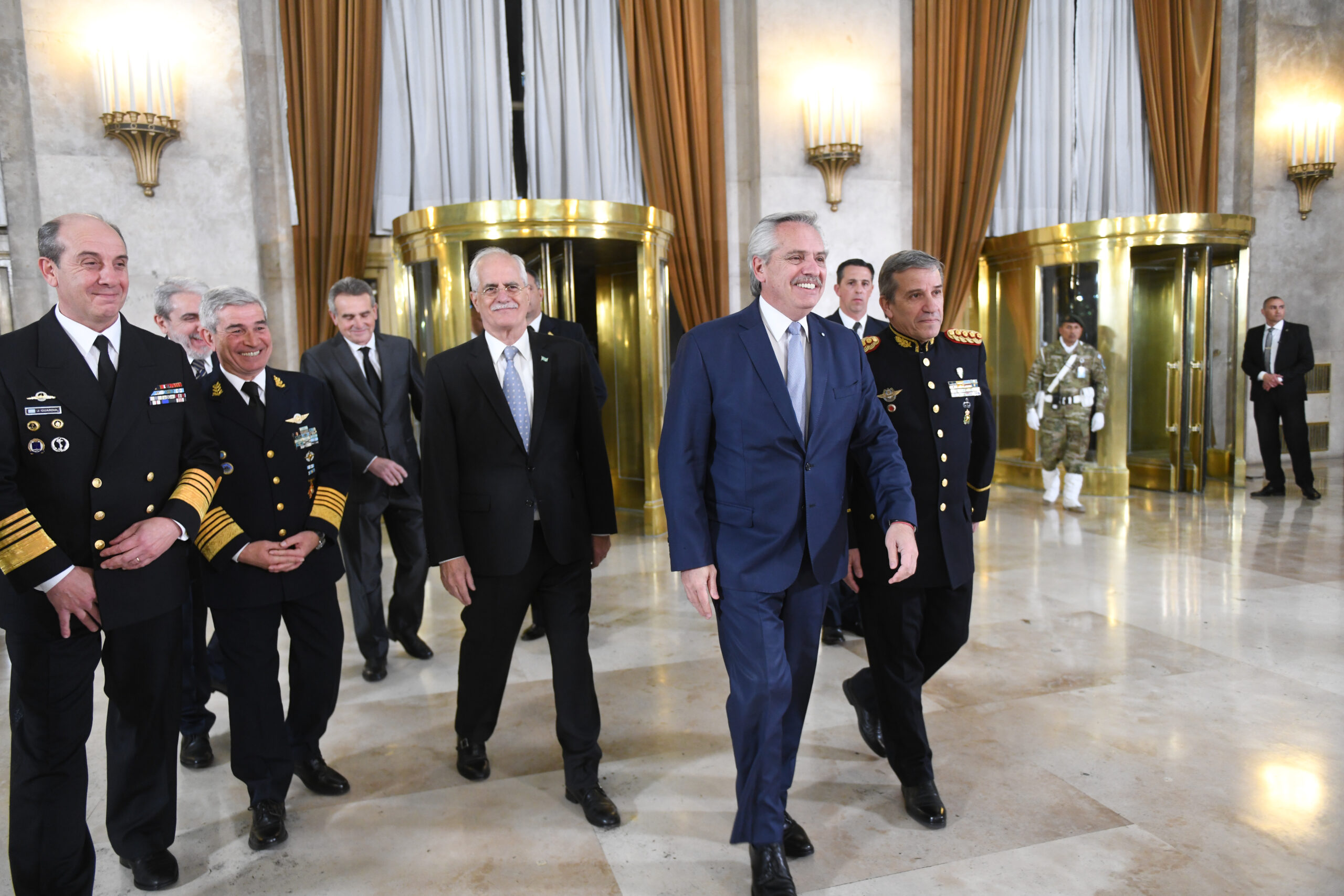 El presidente oficializó la jerarquización profesional de las Fuerzas Armadas