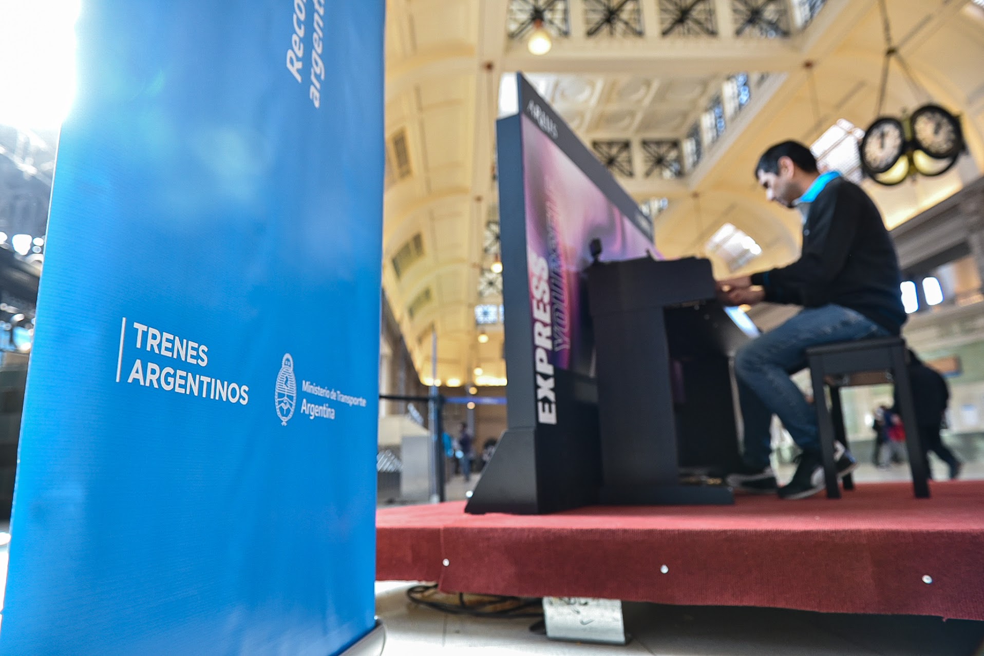 Trenes: la estación Constitución tiene un piano para los usuarios