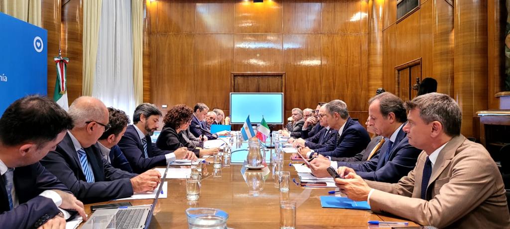 Empresas argentinas e italianas analizaron problemática energética
