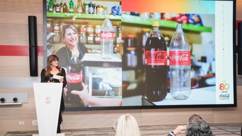 Con origen en Atlanta, Coca-Cola celebra sus 80 años en la Argentina