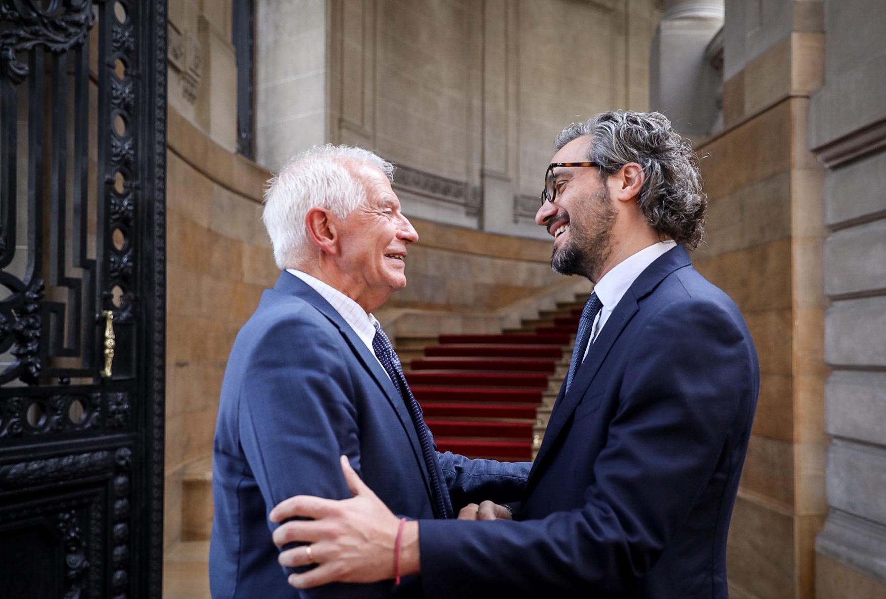 Cafiero y Borrell dialogaron sobre el desarrollo de cadenas de suministros