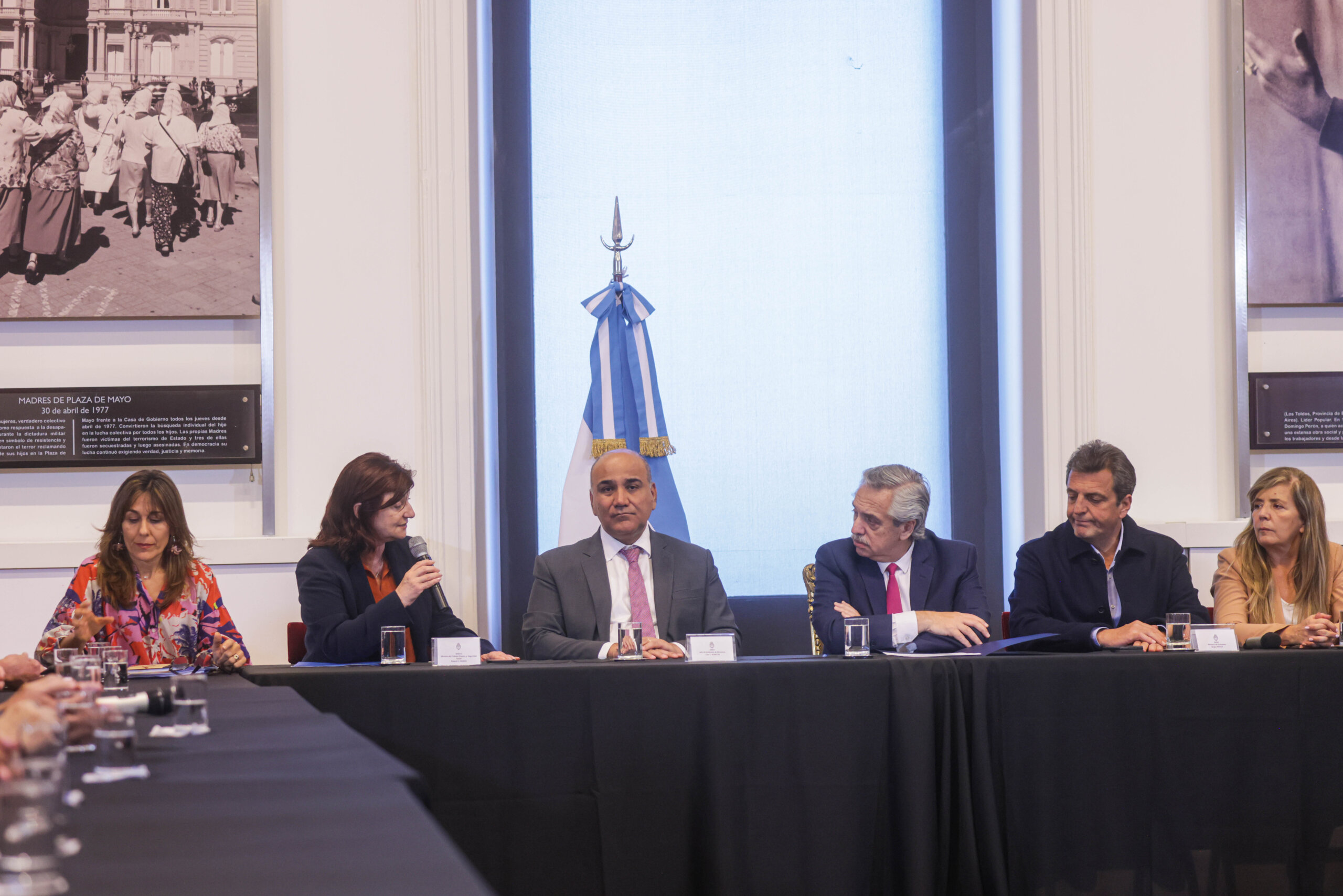 El Gobierno Nacional acordó un aumento del 20% del salario mínimo
