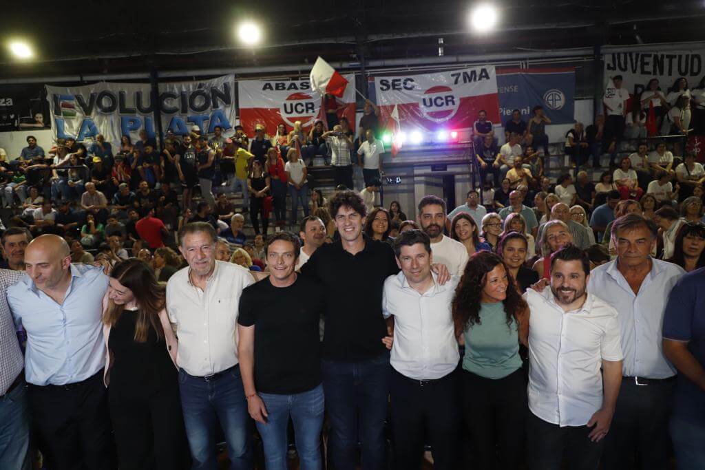Lousteau y Tetaz encabezaron un acto del radicalismo en La Plata