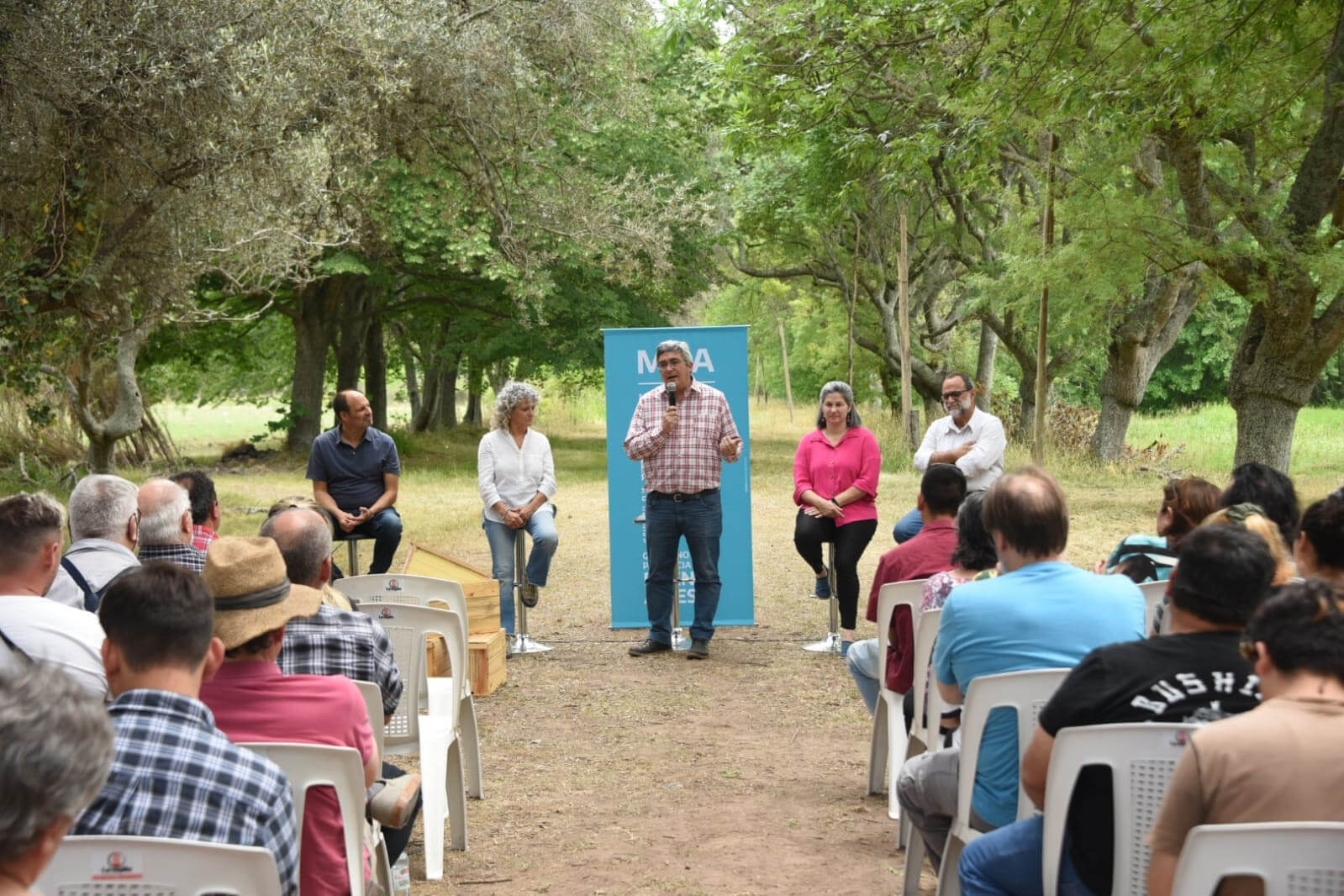 Presentan «Mi primera colmena» para fomentar la apicultura bonaerense
