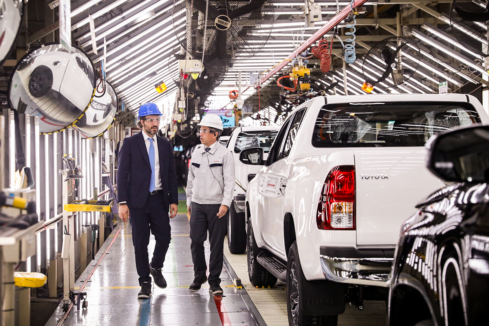 Cafiero visitó Toyota y Biogénesis Bagó, empresas exportadoras