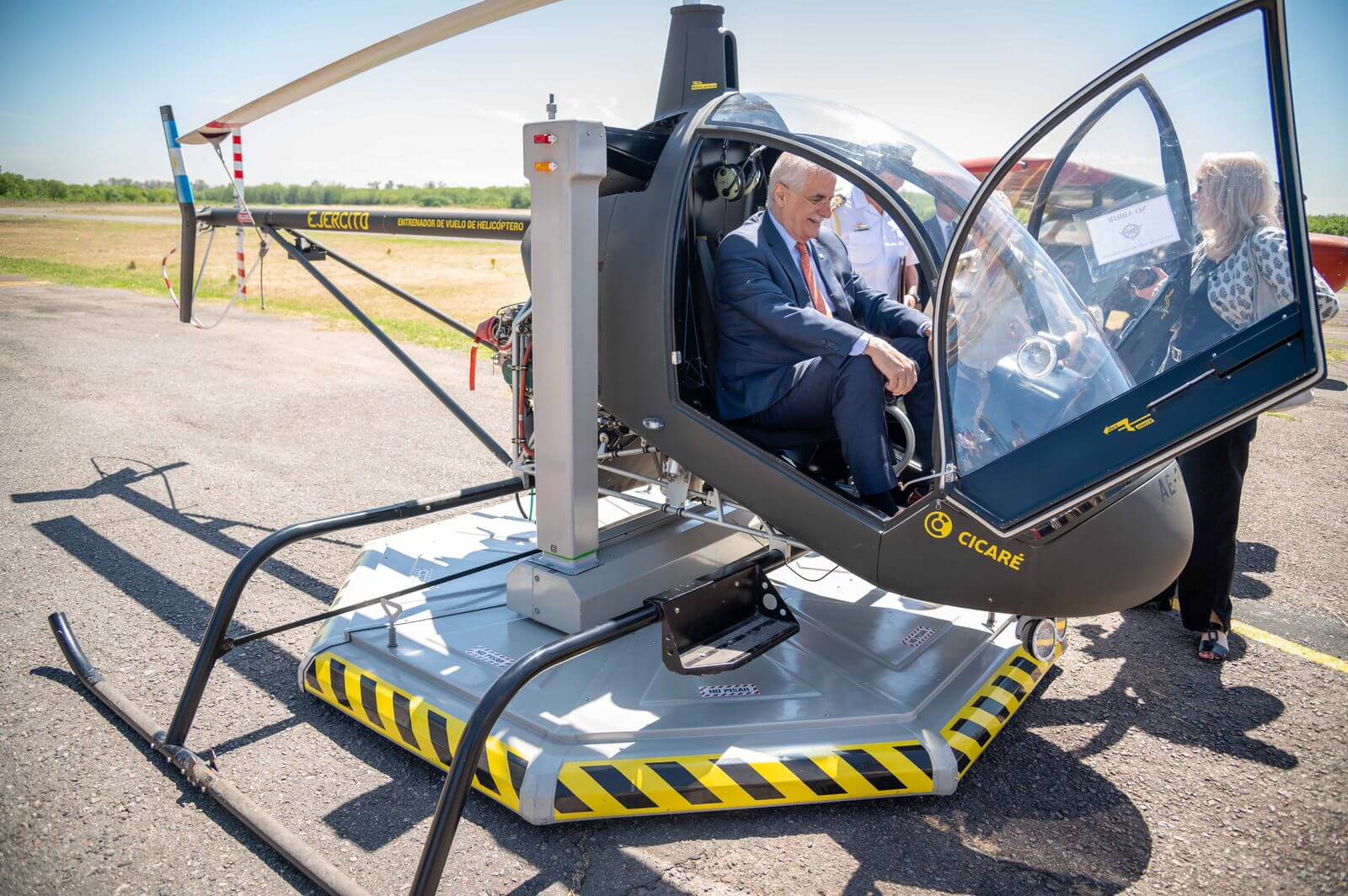 Egresaron los nuevos pilotos de helicóptero de las Fuerzas Armadas
