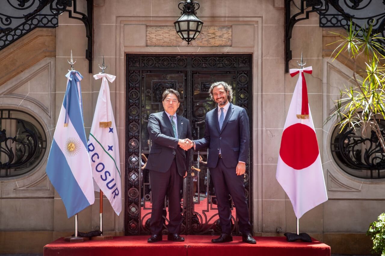 Cafiero recibió a su par de Japón, Yoshimasa Hayashi