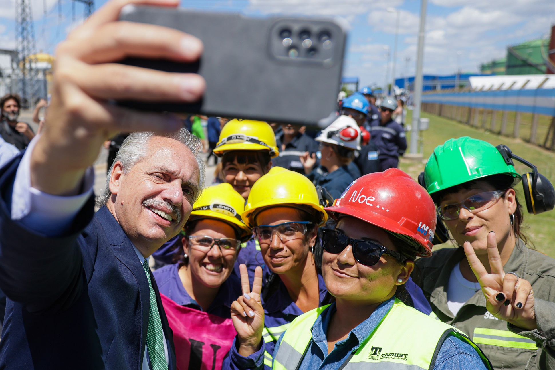 El presidente Alberto Fernández inauguró obras en la Central Térmica de Ensenada