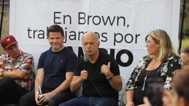 Grindetti y Fuentes, junto a pastores y referentes de iglesias en Claypole