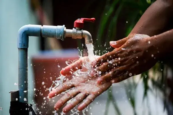 AySA solicita a los usuarios y usuarias ser responsables con el uso del agua potable