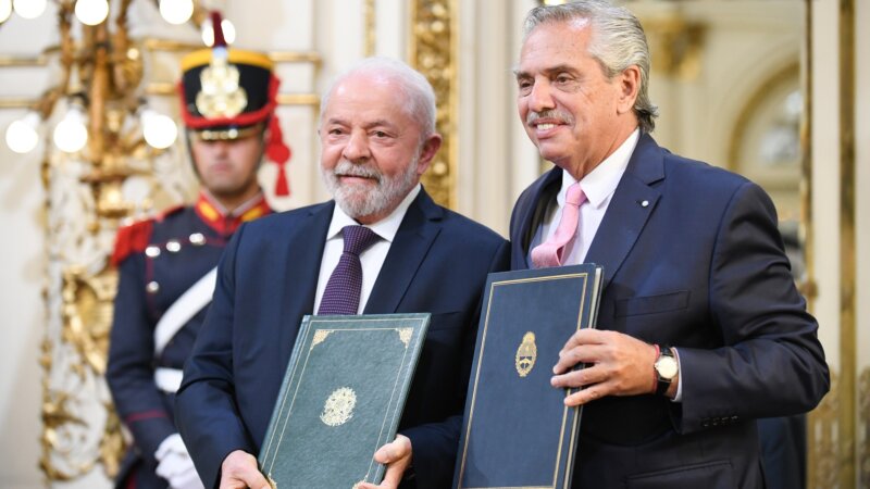 El presidente Alberto Fernández y su par de Brasil, Luiz Inácio Lula da Silva firmaron acuerdos