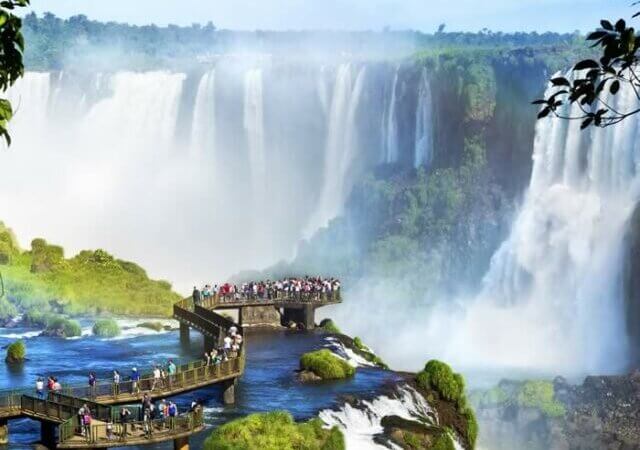 Cada día llegan mas turistas al país, según el Indec