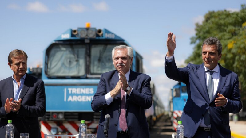 El presidente encabezó la última prueba de las obras para restituir el tren a Mendoza(con video)