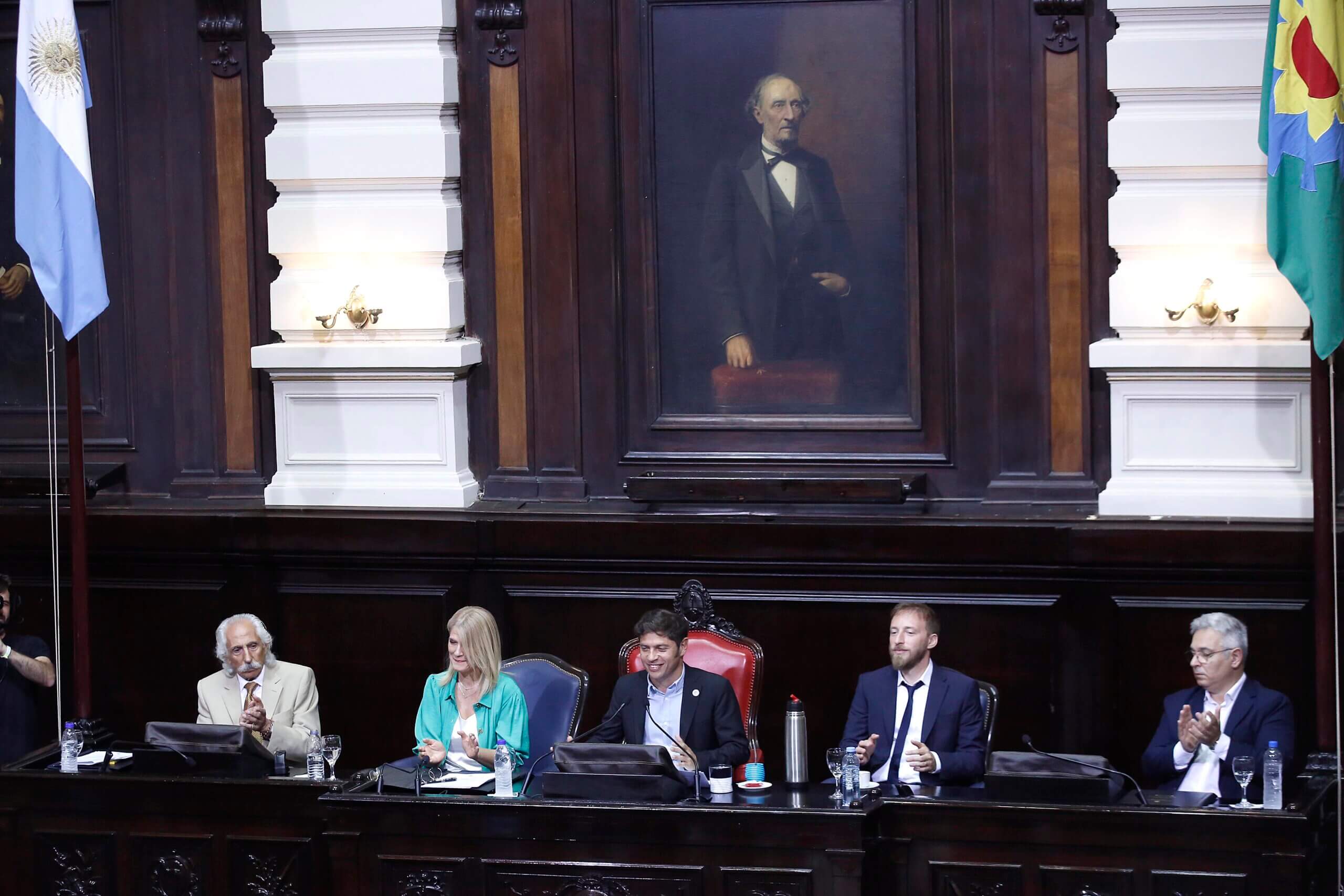 Kicillof: “Quiero invitarlos a seguir avanzando derecho al futuro”