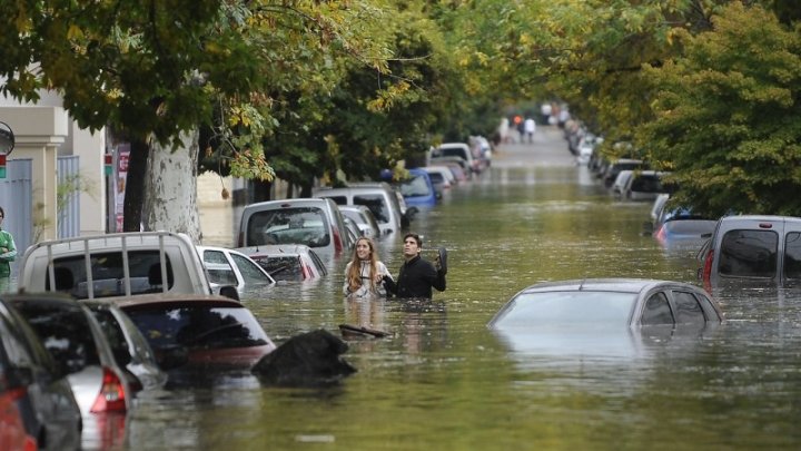 Garro y López Armengol firmaron convenio para reducir el riesgo de inundaciones en La Plata
