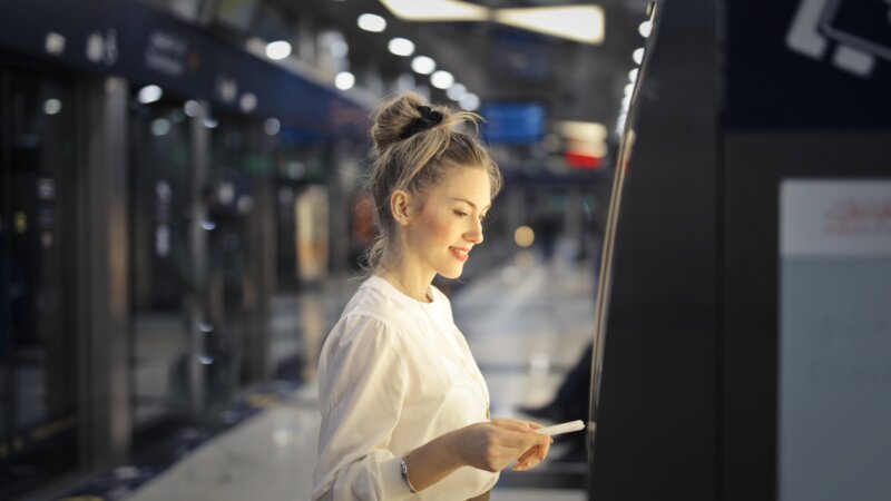 Auriga y CMS apoyan la transformación digital de los cajeros automáticos en Ecuador