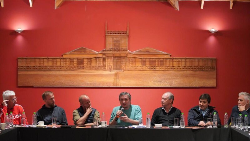 Buenos Aires: Máximo Kirchner encabezó una reunión del PJPBA Monte Hermoso