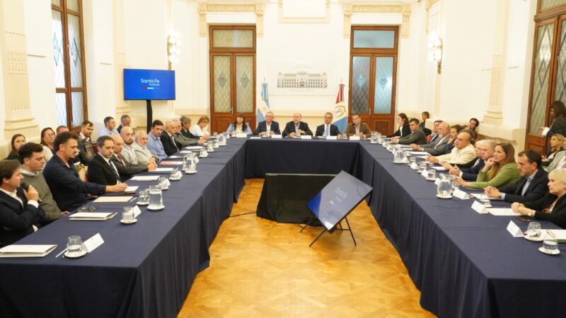 Los gobernadores Bordet y Perotti recibieron al embajador Daniel Scioli