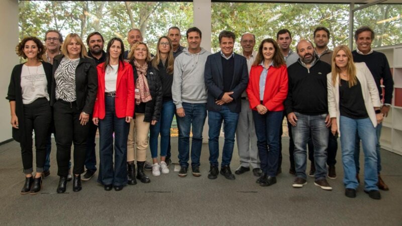 Manes recibió el apoyo de legisladores bonaerenses en el marco de su campaña electoral