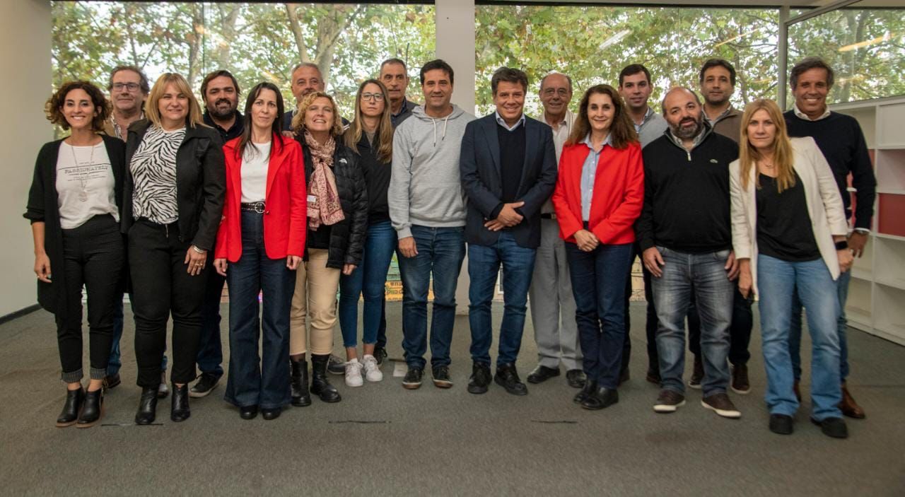 Manes recibió el apoyo de legisladores bonaerenses en el marco de su campaña electoral