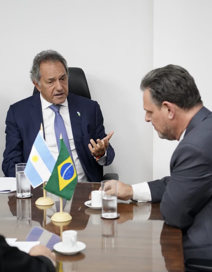 Scioli pidió en Brasil que se revean trabas a las exportaciones de Merluza, Aceite de Oliva y Almendras