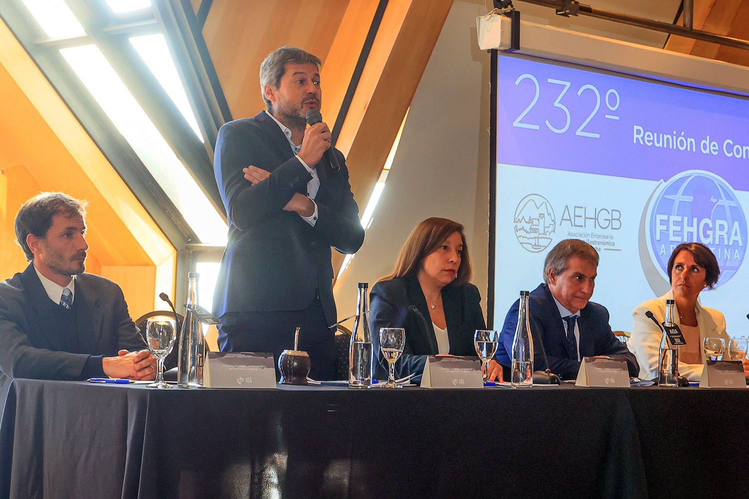 Frente a Lammens, empresarios hoteleros  reclamaron modificaciones de la legislación laboral