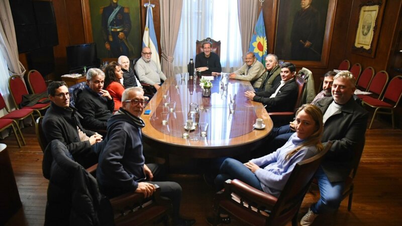 La Plata: Garro, con agenda en producción y trabajo, se reunió con referentes de la CGT