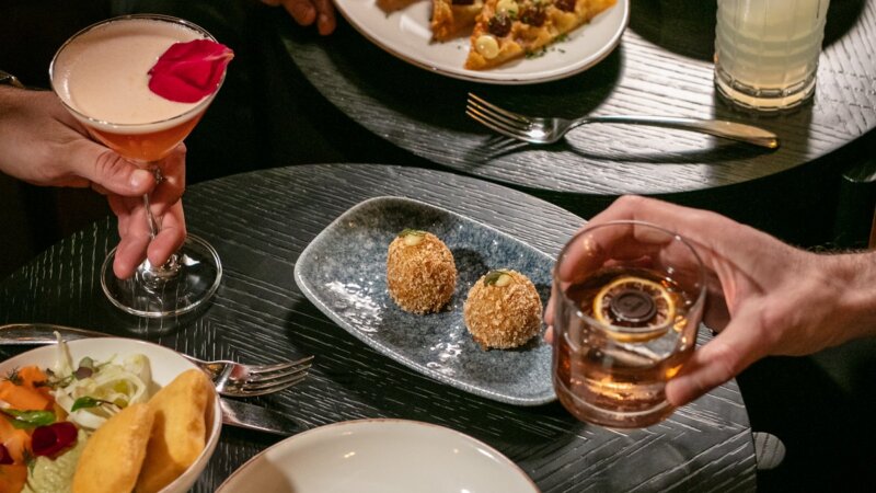Boca de Toro Club: un nuevo oasis de tapas y cócteles dentro del Hotel Pulitzer Buenos Aires