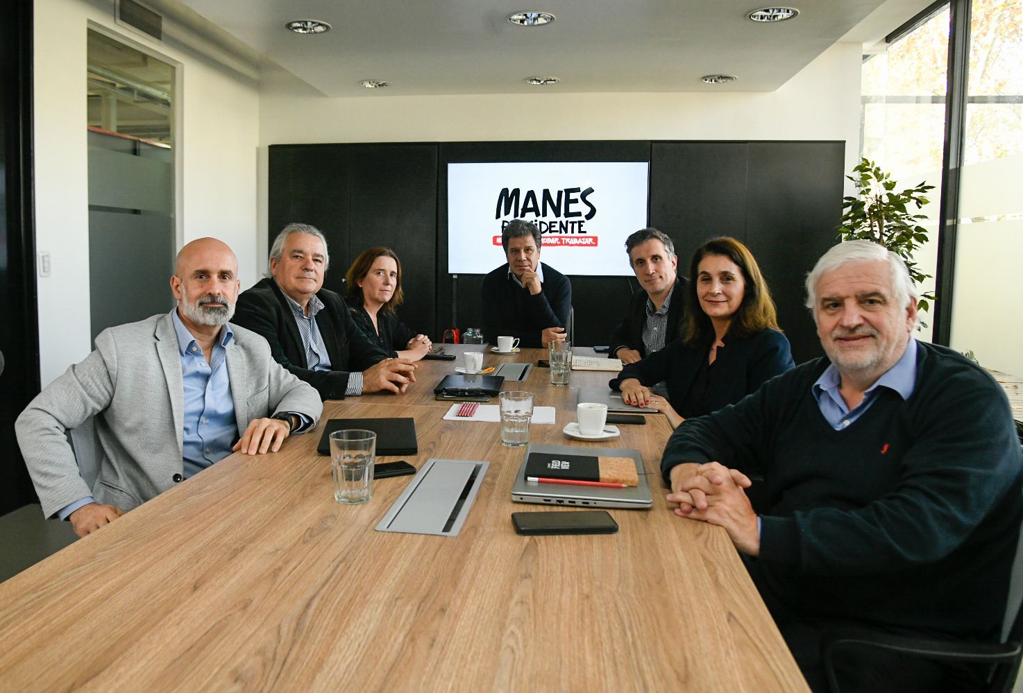 Manes trabaja con sus equipos técnicos de cara a las elecciones