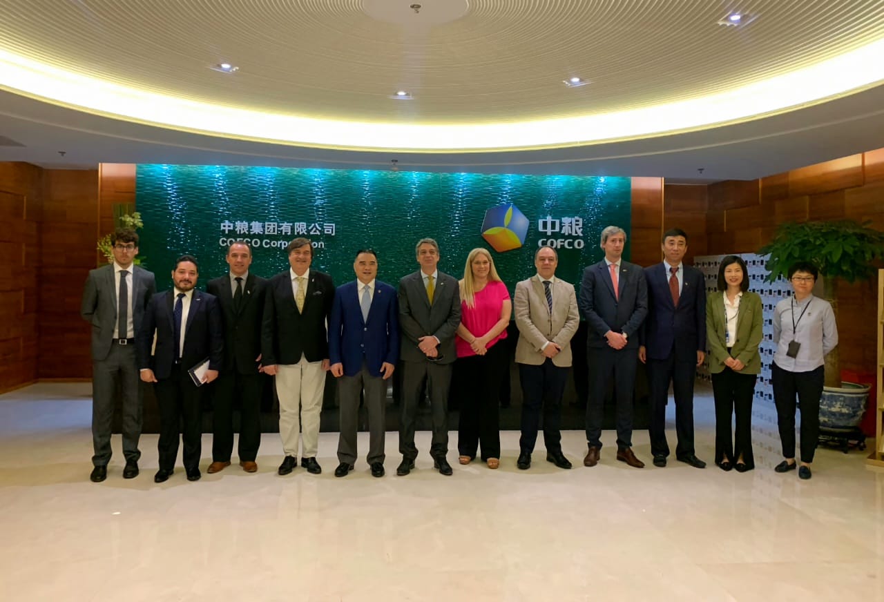 Avanzan negociaciones con China para exportarle productos de orígen animal y vegetal