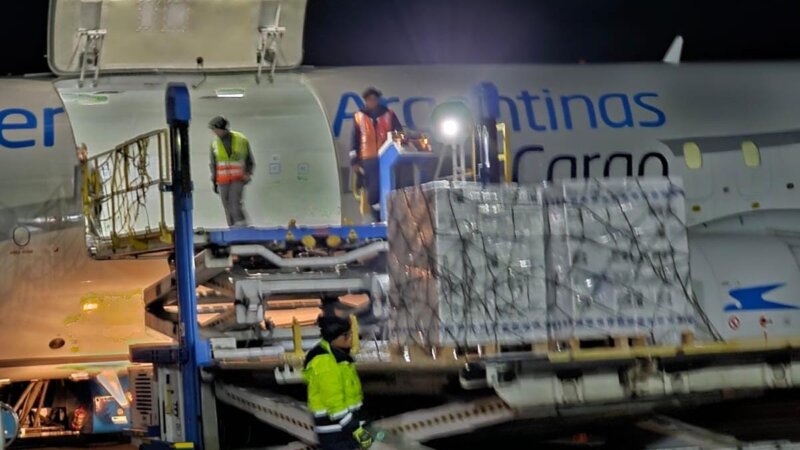 Se inició puente aéreo para el tránsito de productos chilenos desde Tierra del Fuego