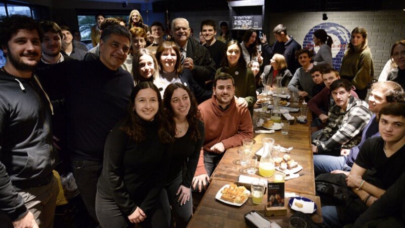 Bullrich y Macri se reunieron con jóvenes liberales