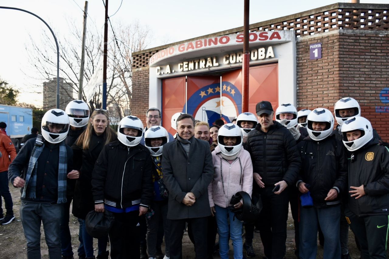 Giuliano participó en Rosario de la campaña «Hacela bien, siempre con casco»