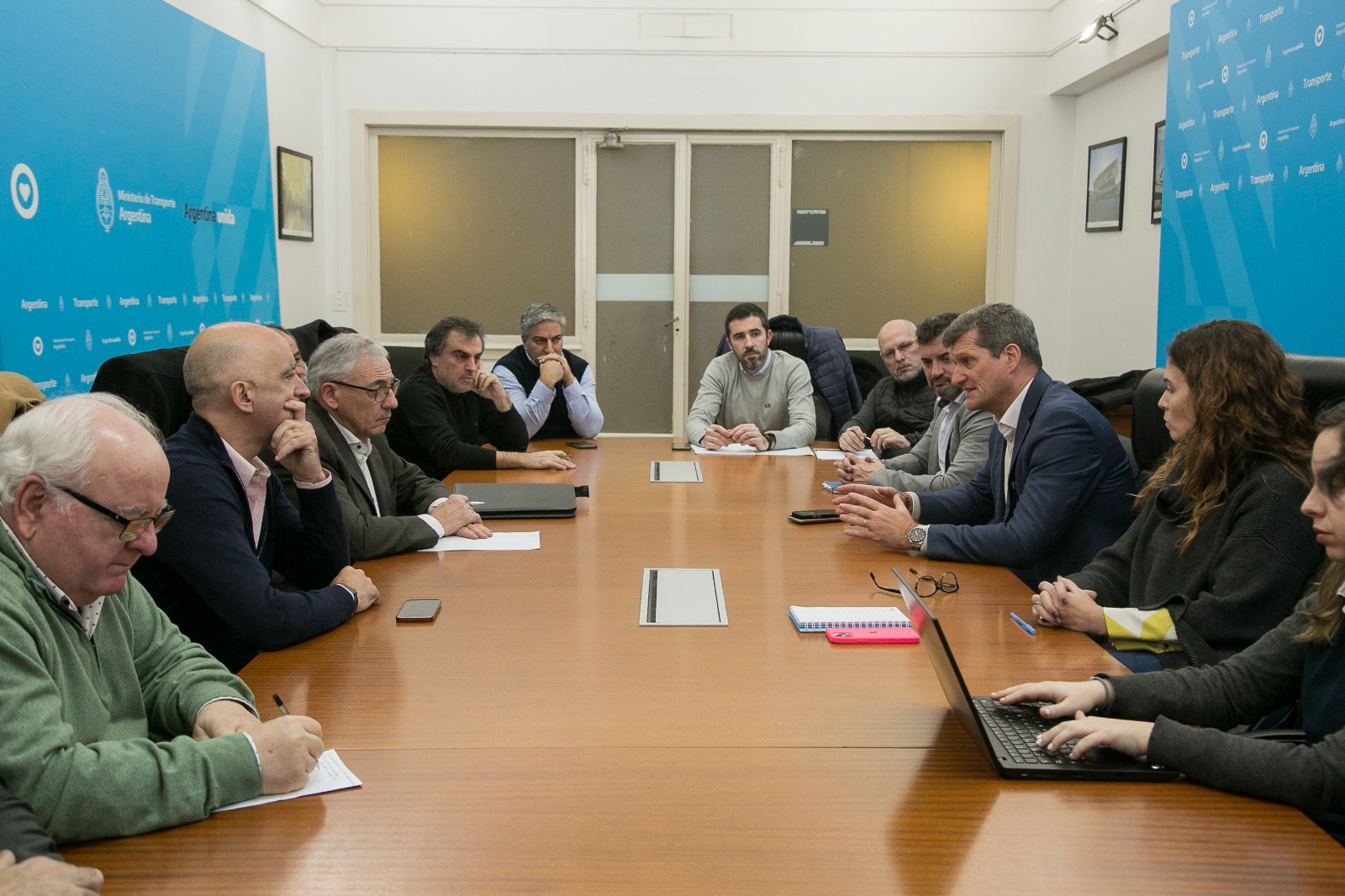 El gobierno evaluó con cámaras del transporte costos no salariales del sector